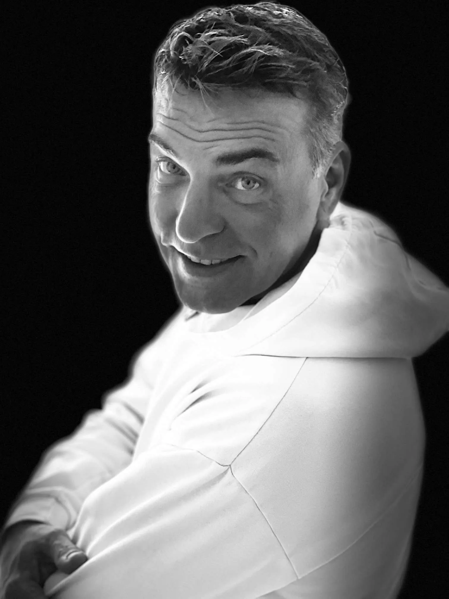 Wolfgang Artner mit gepflegtem Kurzhaartoupet spezialisiert auf Great Lenghts, Hochzeitsfrisuren, Zweithaar